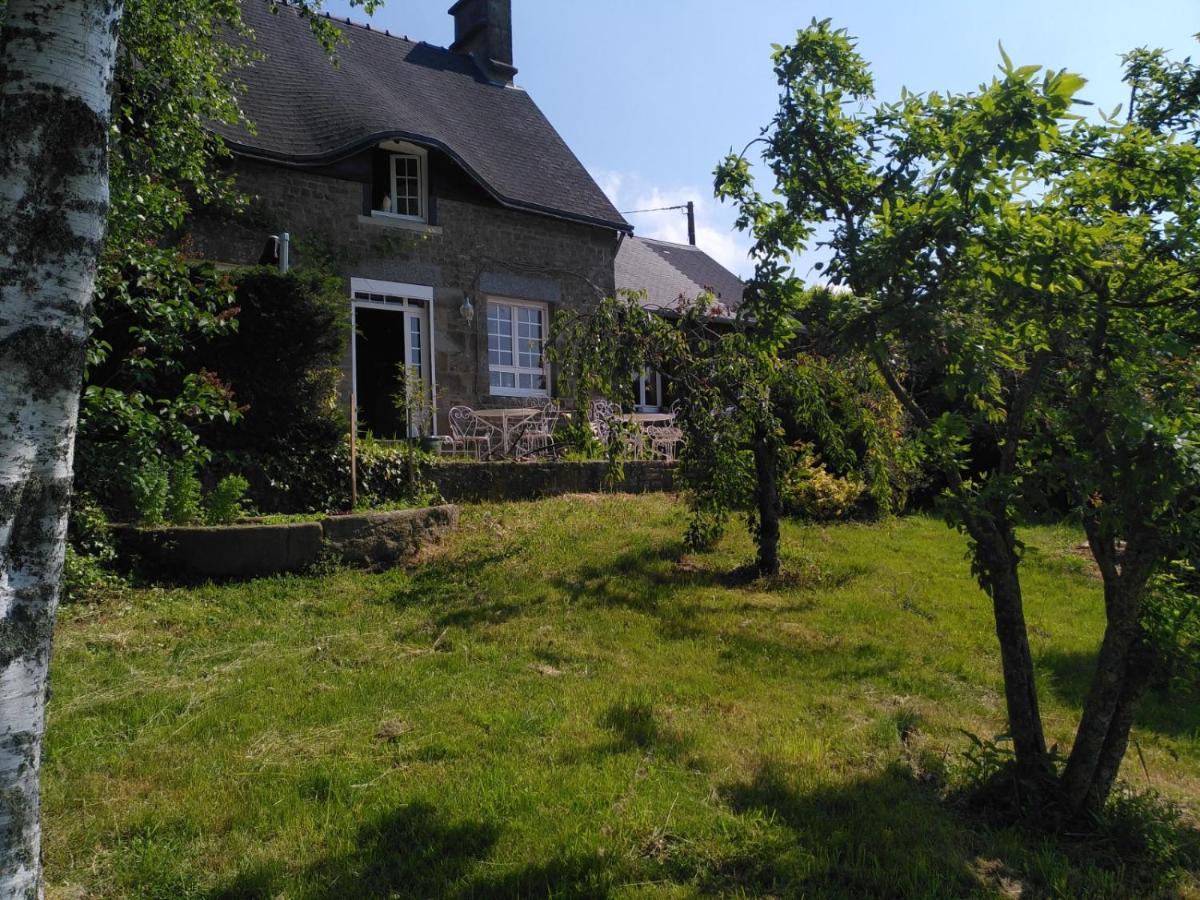 La Mancelliere De Montjoie Chambres D'Hotes Et Gites Saint-Michel-de-Montjoie Exteriér fotografie